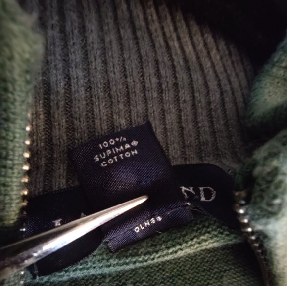 Land's End quarter zip sweater. XL - Picture 9 of 11